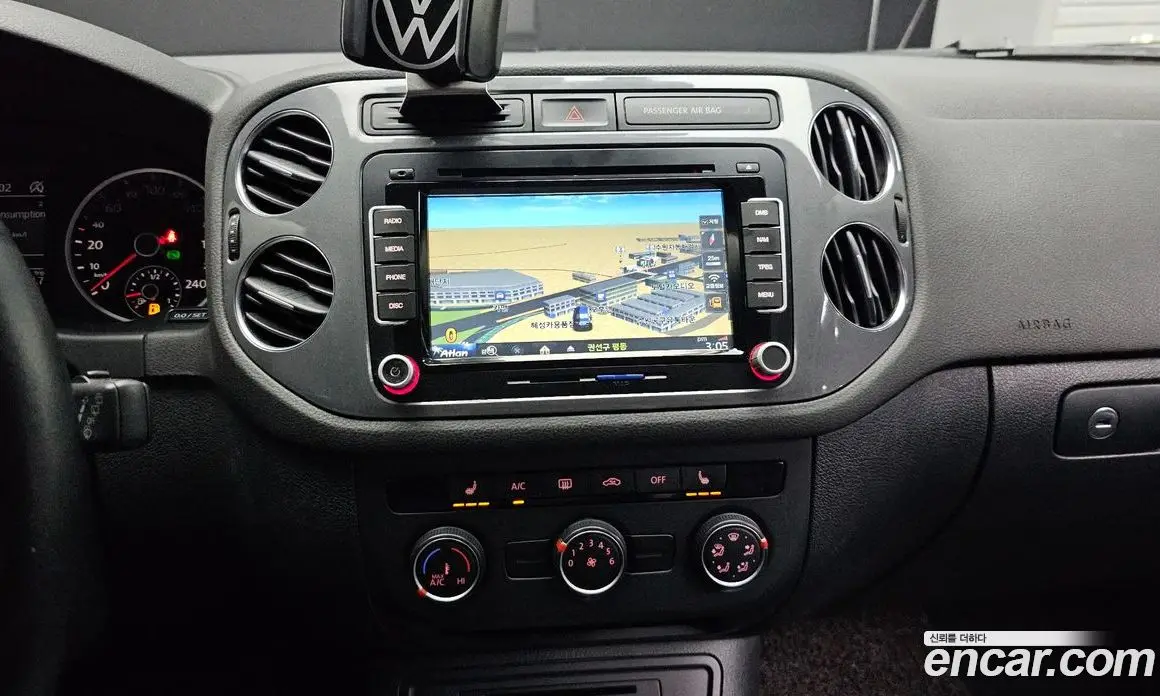 Volkswagen Tiguan 2015 2.0 автомат (гидро), фото 13