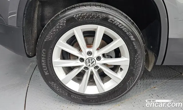 Volkswagen Tiguan 2015 2.0 автомат (гидро), миниатюра 5