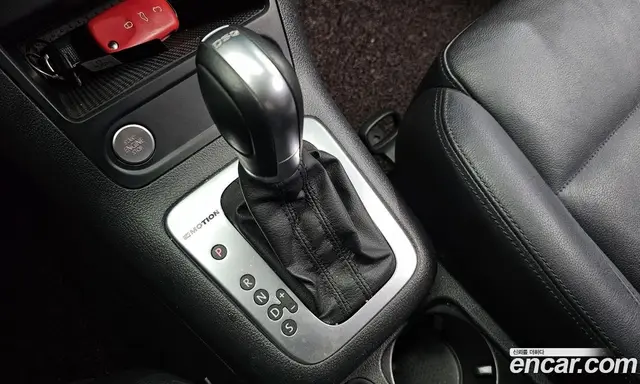 Volkswagen Tiguan 2015 2.0 автомат (гидро), миниатюра 9