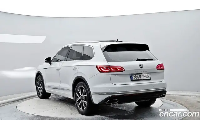 Volkswagen Touareg 2023 3.0 автомат (гидро), миниатюра 2 Volkswagen Touareg 2023 3.0 автомат (гидро), миниатюра 2