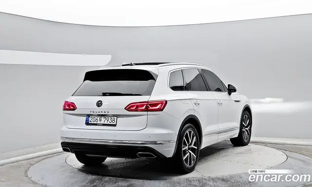 Volkswagen Touareg 2023 3.0 автомат (гидро), миниатюра 4 Volkswagen Touareg 2023 3.0 автомат (гидро), миниатюра 4
