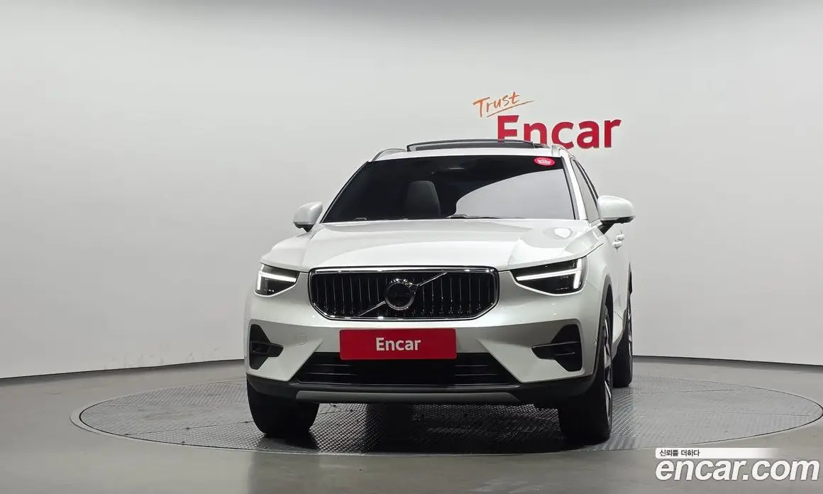 Volvo XC40 2024 2.0 автомат (гидро), фото 3 Volvo XC40 2024 2.0 автомат (гидро), фото 3
