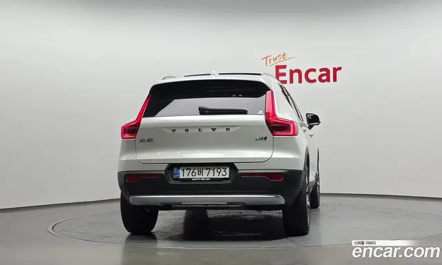 Volvo XC40 2024 2.0 автомат (гидро), миниатюра 4 Volvo XC40 2024 2.0 автомат (гидро), миниатюра 4