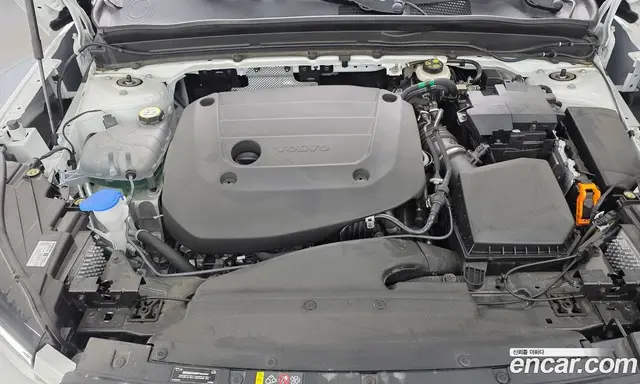 Volvo XC40 2024 2.0 автомат (гидро), миниатюра 6 Volvo XC40 2024 2.0 автомат (гидро), миниатюра 6