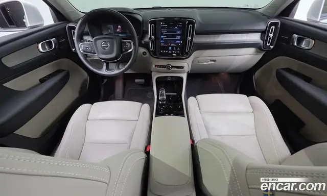 Volvo XC40 2024 2.0 автомат (гидро), миниатюра 7 Volvo XC40 2024 2.0 автомат (гидро), миниатюра 7