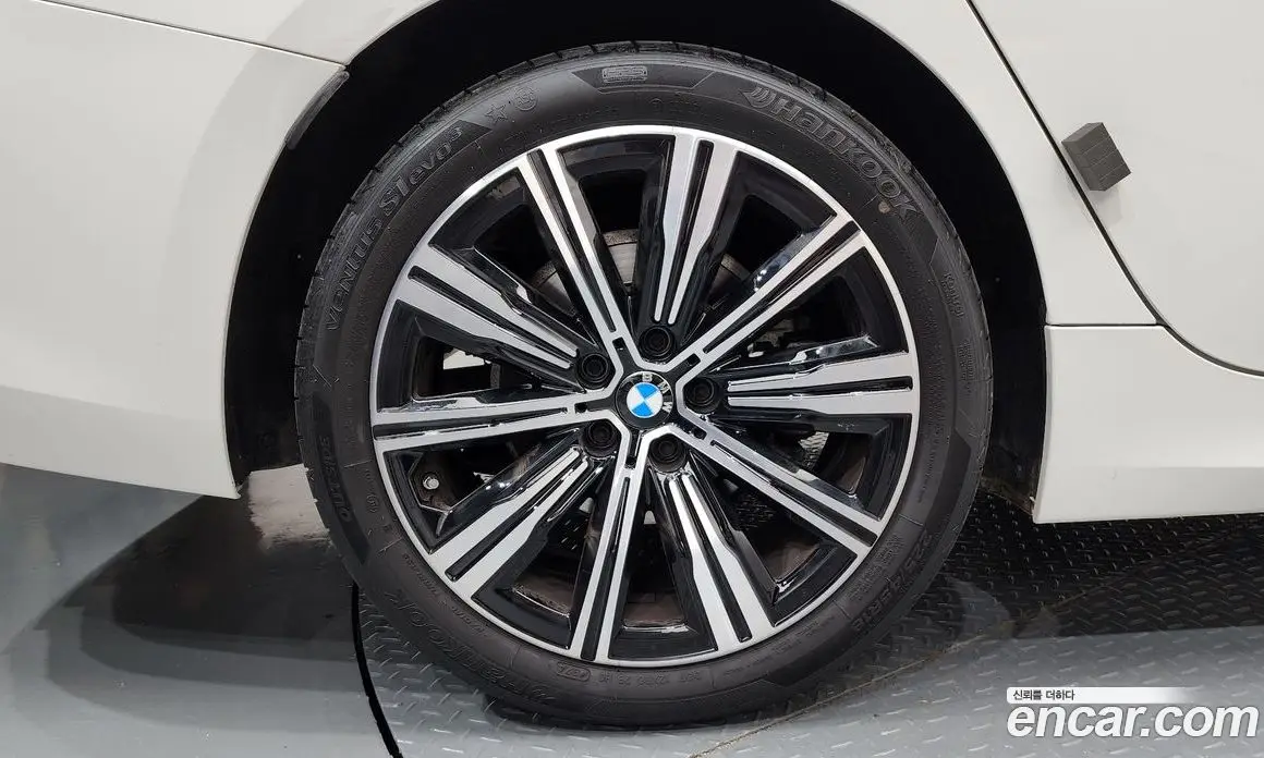 BMW 3 серия 2025 2.0 автомат (гидро), фото 5
