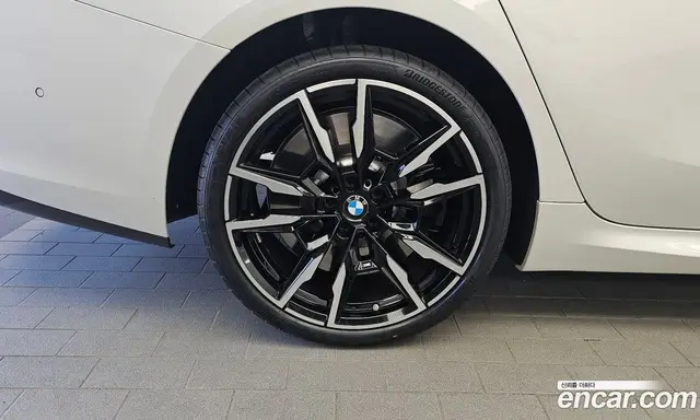 BMW 8 серия 2025 4.4 автомат (гидро), миниатюра 5
