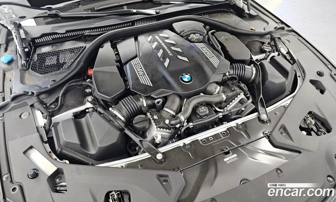 BMW 8 серия 2025 4.4 автомат (гидро), фото 6
