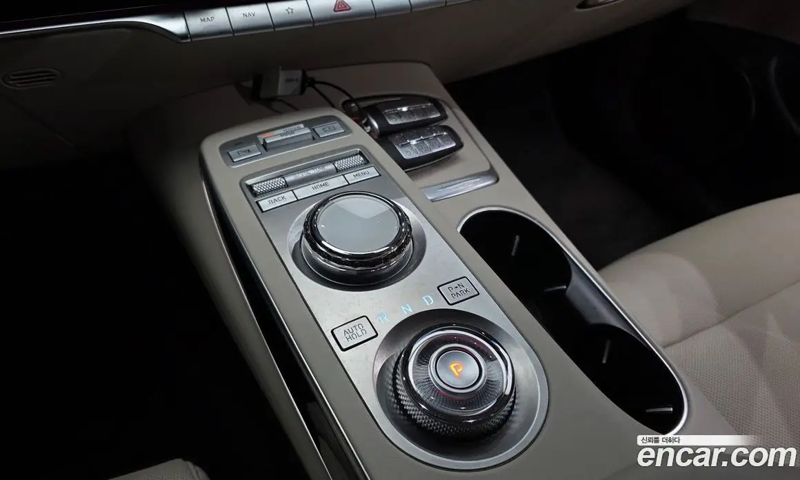 Genesis GV70 2022 2.5 автомат (гидро), фото 9 Genesis GV70 2022 2.5 автомат (гидро), фото 9