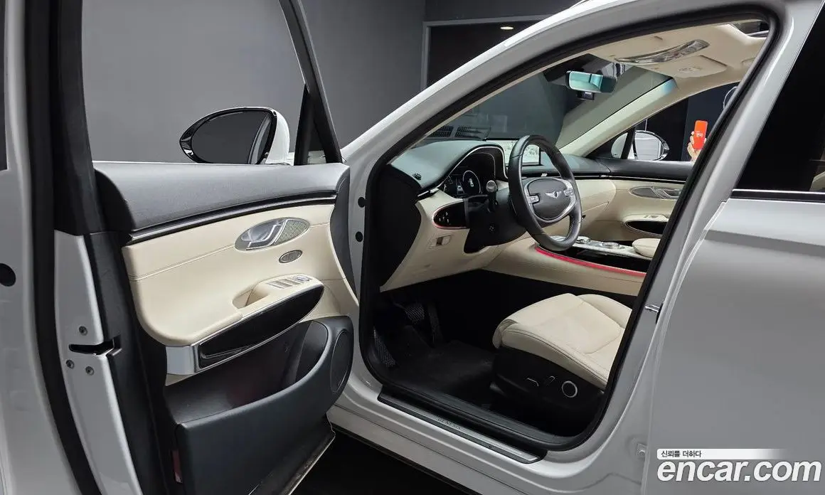 Genesis GV70 2022 2.5 автомат (гидро), фото 10 Genesis GV70 2022 2.5 автомат (гидро), фото 10