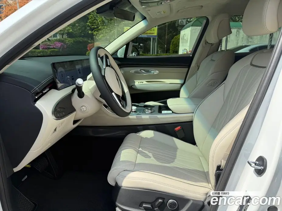Genesis GV70 2026 2.5 автомат (гидро), фото 14 Genesis GV70 2026 2.5 автомат (гидро), фото 14