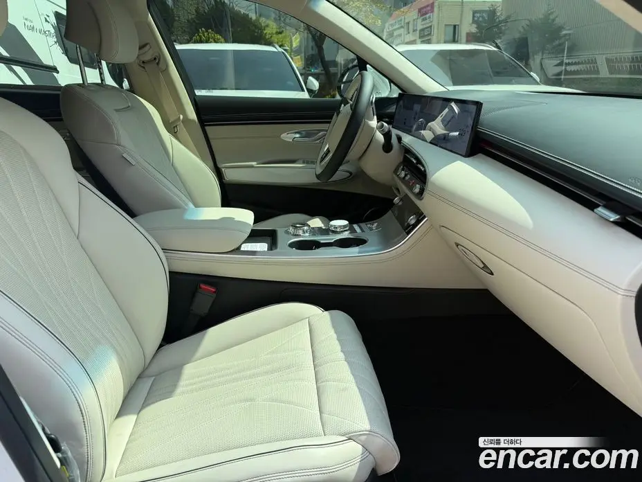 Genesis GV70 2026 2.5 автомат (гидро), фото 10 Genesis GV70 2026 2.5 автомат (гидро), фото 10