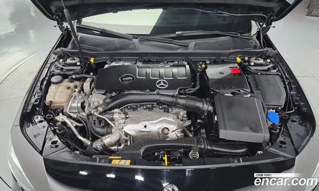 Mercedes-Benz A-Class 2022 2.0 автомат (гидро), миниатюра 6