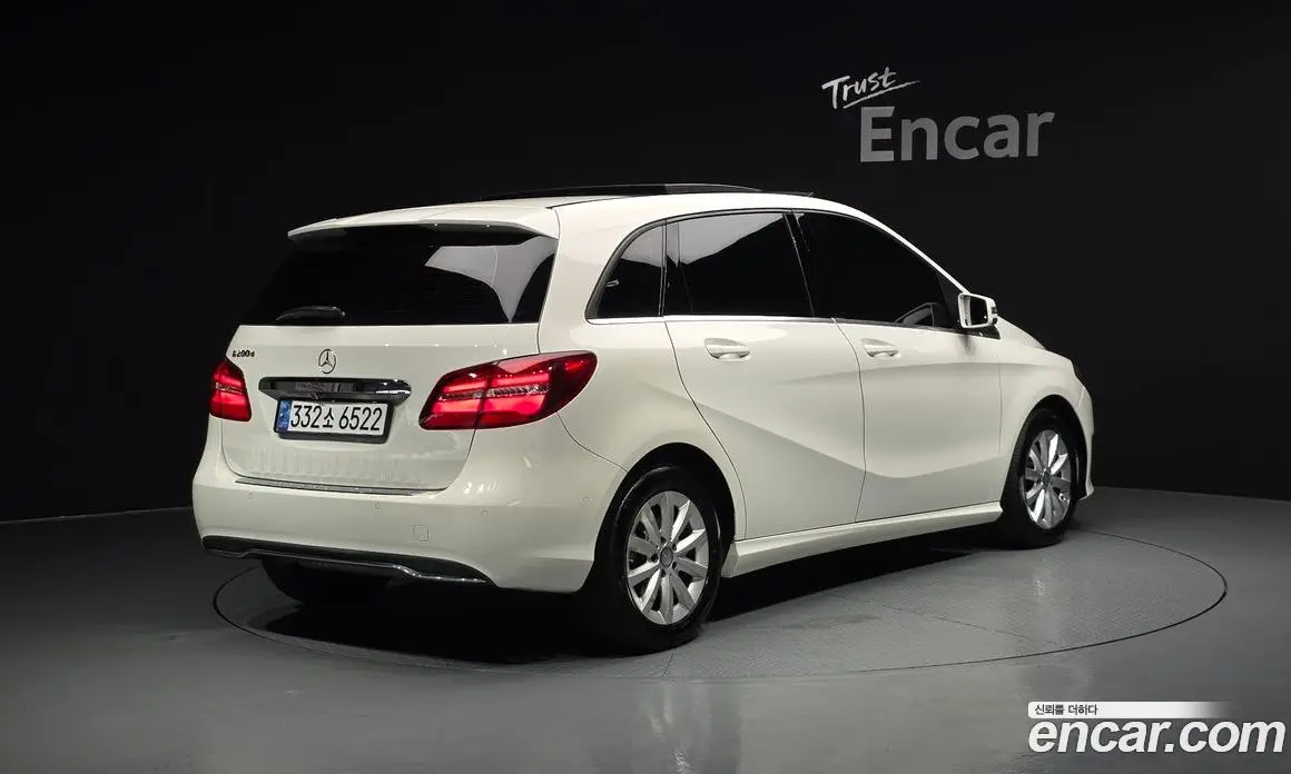 Mercedes-Benz B-Class 2016 2.1 автомат (гидро), фото 2 Mercedes-Benz B-Class 2016 2.1 автомат (гидро), фото 2