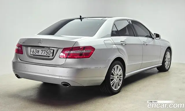 Mercedes-Benz E-Class 2012 3.5 автомат (гидро), миниатюра 2