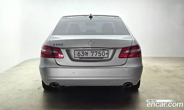 Mercedes-Benz E-Class 2012 3.5 автомат (гидро), миниатюра 4