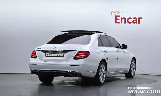 Mercedes-Benz E-Class 2016 2.0 автомат (гидро), миниатюра 2