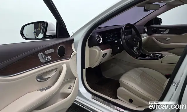 Mercedes-Benz E-Class 2016 2.0 автомат (гидро), миниатюра 11