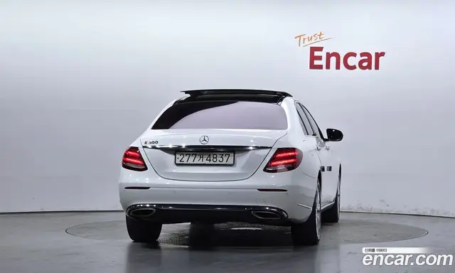 Mercedes-Benz E-Class 2016 2.0 автомат (гидро), миниатюра 4