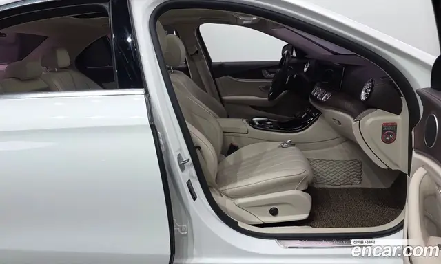 Mercedes-Benz E-Class 2016 2.0 автомат (гидро), миниатюра 10