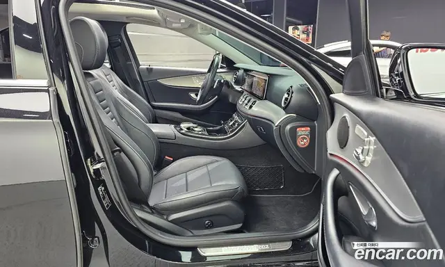 Mercedes-Benz E-Class 2017 3.0 автомат (гидро), миниатюра 11