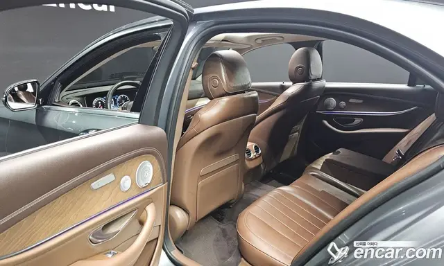 Mercedes-Benz E-Class 2020 2.0 автомат (гидро), миниатюра 12