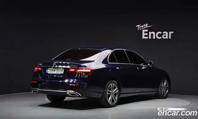 Mercedes-Benz E-Class 2021 2.0 автомат (гидро), миниатюра 2