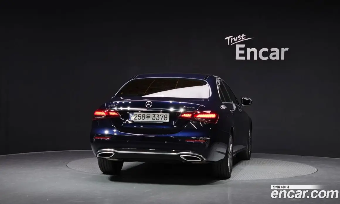 Mercedes-Benz E-Class 2021 2.0 автомат (гидро), фото 4