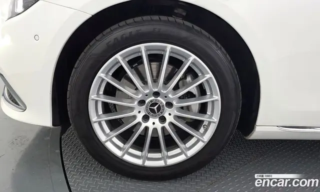 Mercedes-Benz E-Class 2022 2.0 автомат (гидро), миниатюра 5