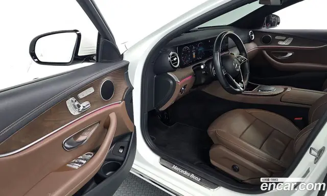 Mercedes-Benz E-Class 2022 2.0 автомат (гидро), миниатюра 10