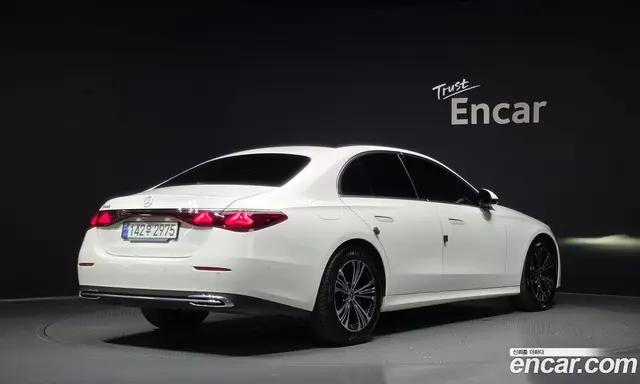 Mercedes-Benz E-Class 2024 2.0 автомат (гидро), миниатюра 2