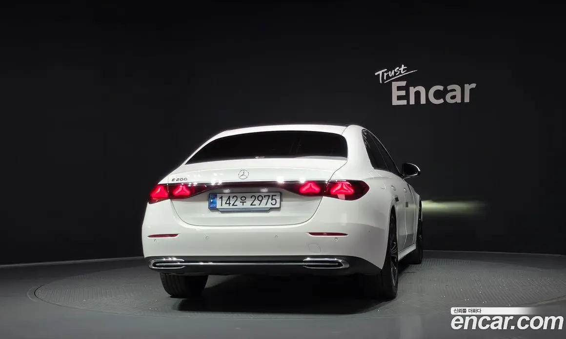 Mercedes-Benz E-Class 2024 2.0 автомат (гидро), фото 4