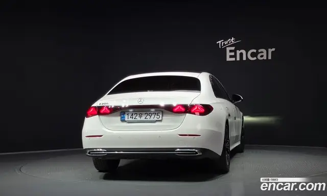 Mercedes-Benz E-Class 2024 2.0 автомат (гидро), миниатюра 4