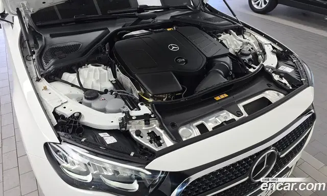 Mercedes-Benz E-Class 2024 2.0 автомат (гидро), миниатюра 6