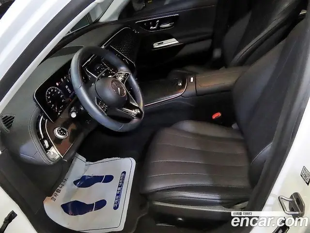 Mercedes-Benz E-Class 2024 2.0 автомат (гидро), миниатюра 10 Mercedes-Benz E-Class 2024 2.0 автомат (гидро), миниатюра 10