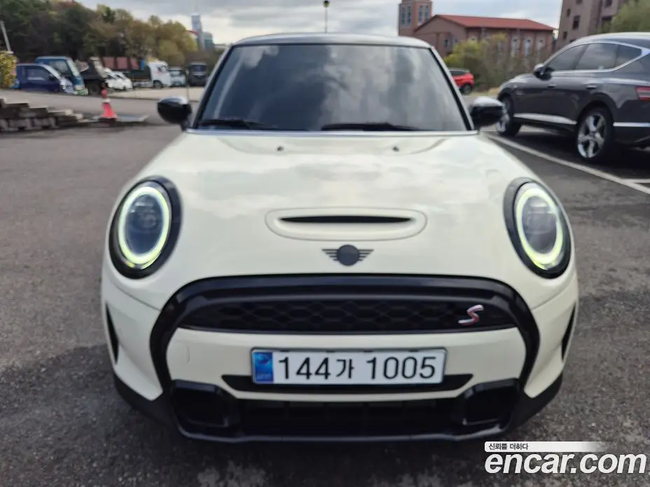 Mini Cooper 2021 2.0 автомат (гидро), фото 1 Mini Cooper 2021 2.0 автомат (гидро), фото 1