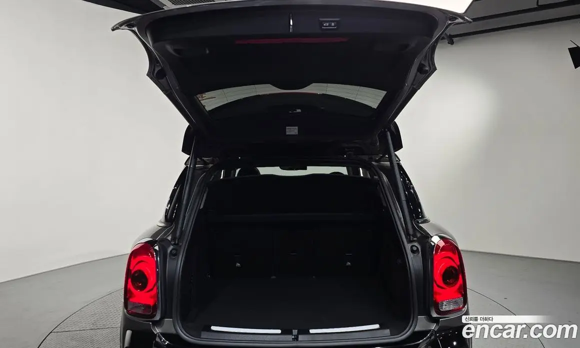 Mini Countryman 2018 2.0 автомат (гидро), фото 18 Mini Countryman 2018 2.0 автомат (гидро), фото 18