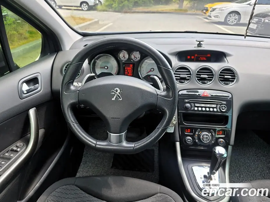 Peugeot 308 2013 1.6 автомат (гидро), фото 12 Peugeot 308 2013 1.6 автомат (гидро), фото 12