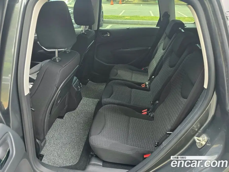 Peugeot 308 2013 1.6 автомат (гидро), фото 9 Peugeot 308 2013 1.6 автомат (гидро), фото 9