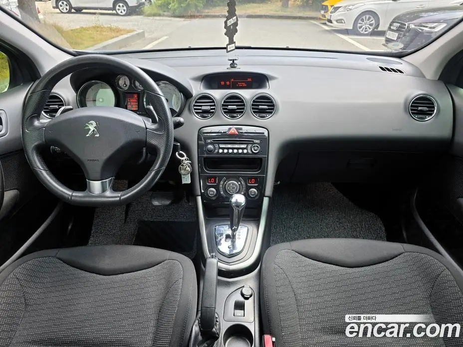 Peugeot 308 2013 1.6 автомат (гидро), фото 10 Peugeot 308 2013 1.6 автомат (гидро), фото 10