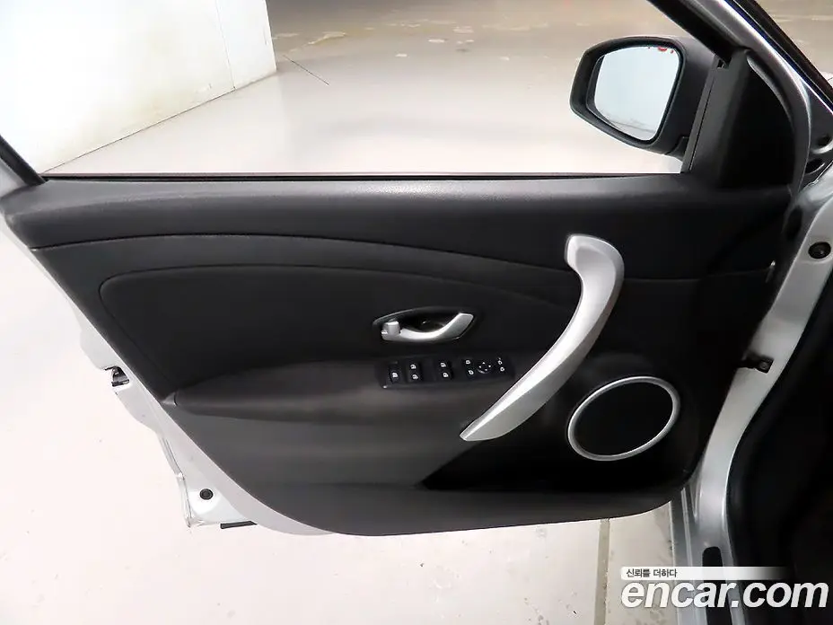 Renault (Samsung) SM3 2010 1.6 автомат (гидро), фото 13 Renault (Samsung) SM3 2010 1.6 автомат (гидро), фото 13