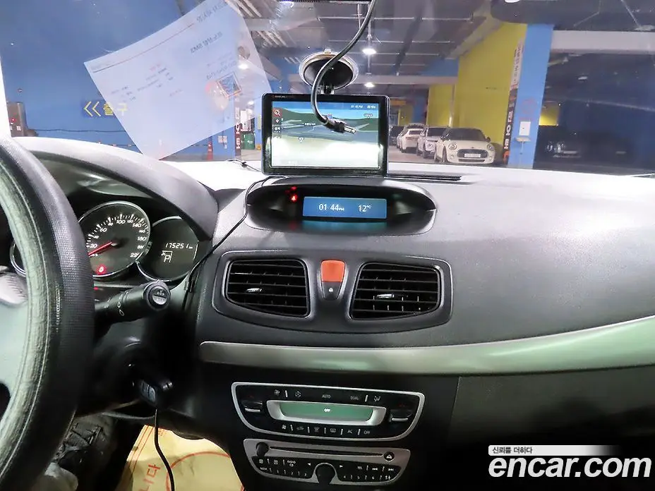 Renault (Samsung) SM3 2010 1.6 автомат (гидро), фото 16 Renault (Samsung) SM3 2010 1.6 автомат (гидро), фото 16