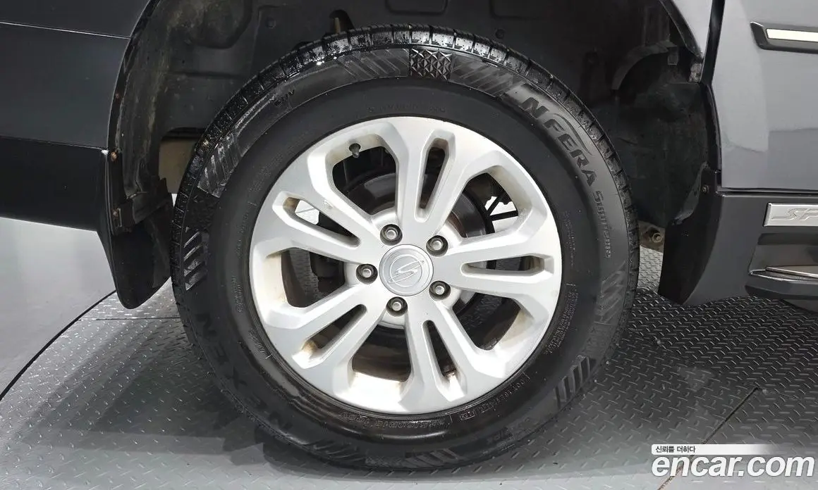 SsangYong Korando 2015 2.0 автомат (гидро), фото 5