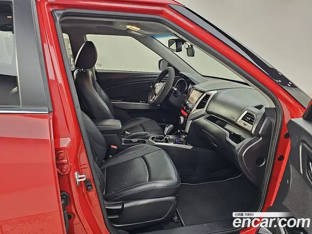 SsangYong TIBOLI 2015 1.6 автомат (гидро), миниатюра 11 SsangYong TIBOLI 2015 1.6 автомат (гидро), миниатюра 11