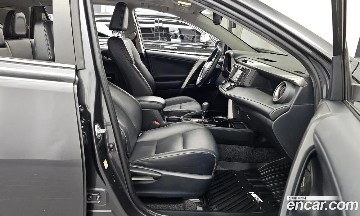 Toyota RAV4 2018 2.5 автомат (гидро), фото 11