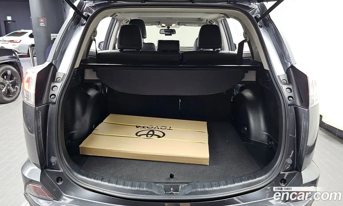 Toyota RAV4 2018 2.5 автомат (гидро), фото 20