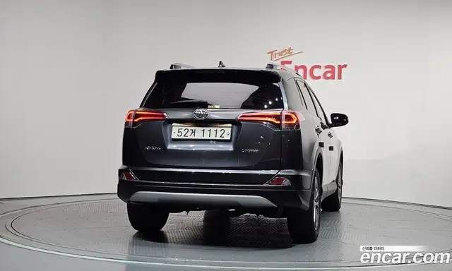 Toyota RAV4 2018 2.5 автомат (гидро), миниатюра 4