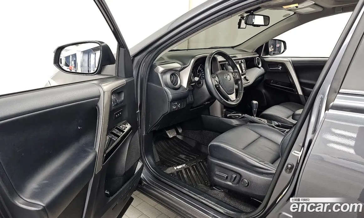 Toyota RAV4 2018 2.5 автомат (гидро), фото 10