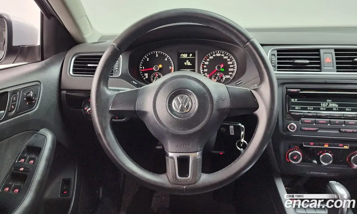 Volkswagen Jetta 2013 1.6 автомат (гидро), фото 13 Volkswagen Jetta 2013 1.6 автомат (гидро), фото 13
