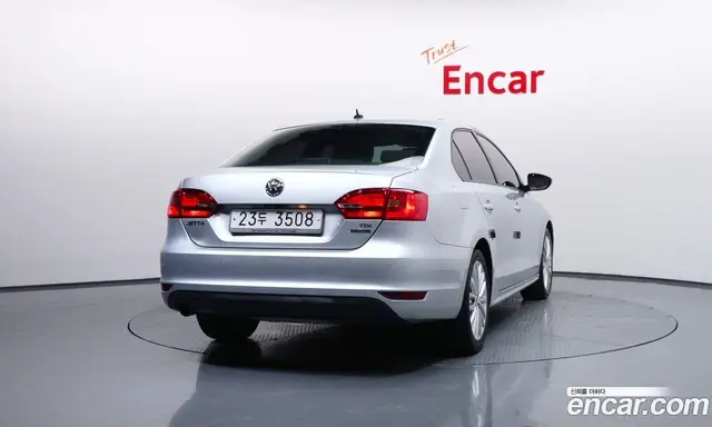 Volkswagen Jetta 2013 1.6 автомат (гидро), миниатюра 4 Volkswagen Jetta 2013 1.6 автомат (гидро), миниатюра 4